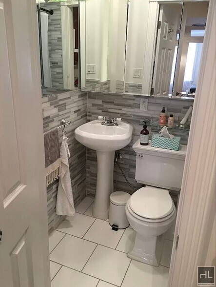 Building Photo - East 10th Street