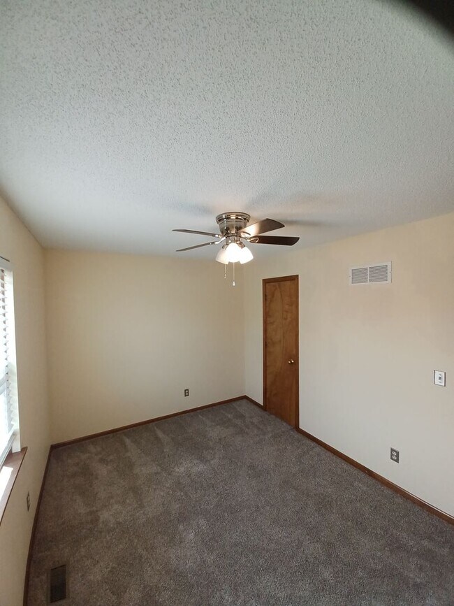 Building Photo - 6308 SW 27th St
