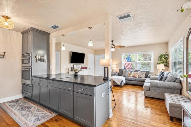 Building Photo - 2709 Upton St S