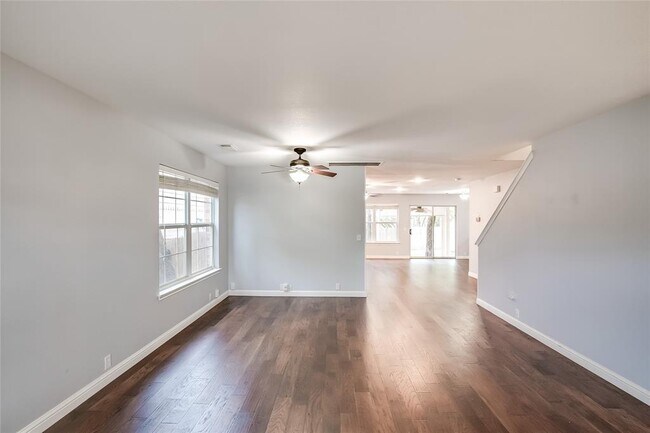 Building Photo - 1204 Mathias St