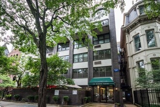 Building Photo - 1329 N Dearborn St
