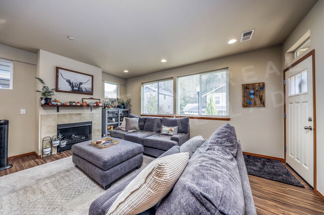 Building Photo - 2503 Filbert Ave