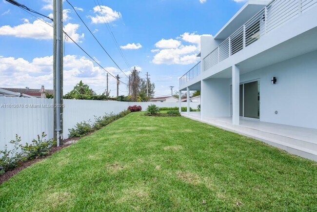 Building Photo - 320 Florida Blvd