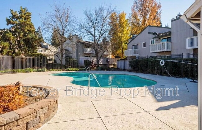 Building Photo - 7831 Hampton Ln