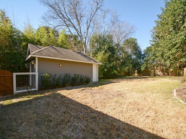 Building Photo - 5510 William Holland Ave