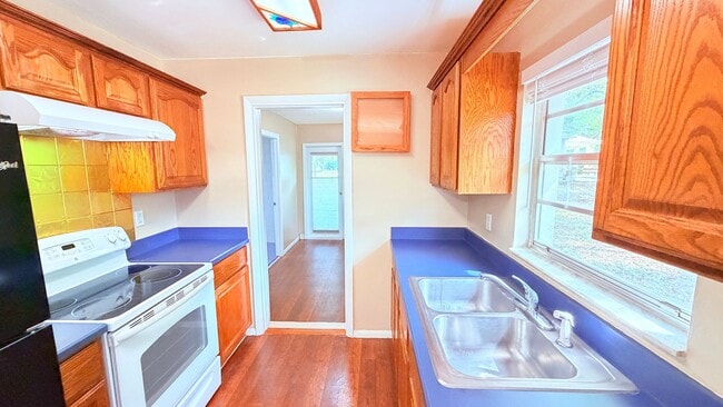 Building Photo - Beautifully Renovated 3-Bedroom Home with Upgrades in Deltona Lakes!!!