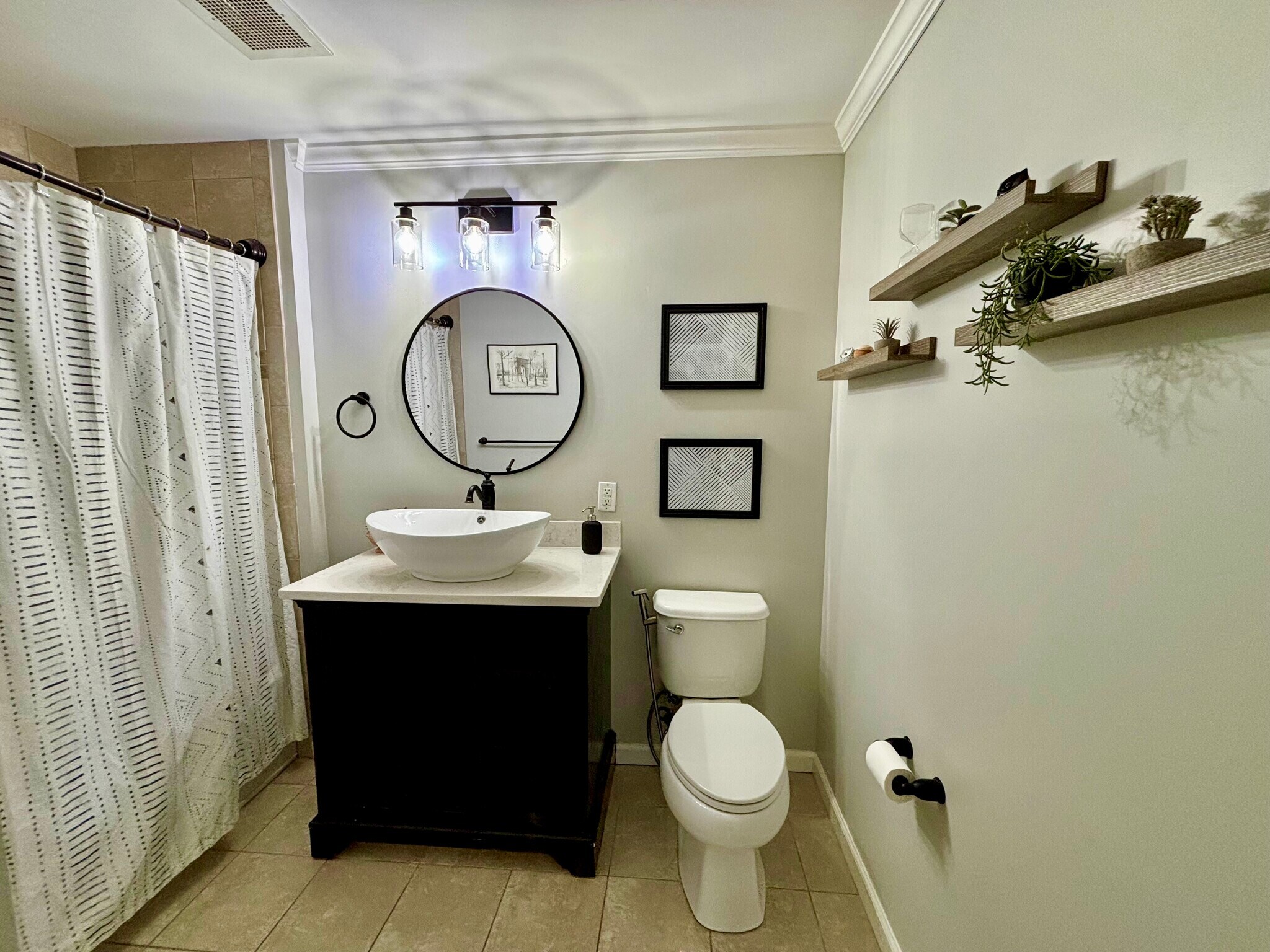 Building Photo - 34 Schoolhouse Dr