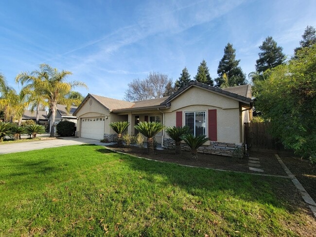 Building Photo - 3 Bedroom 2 Bathroom in NE Visalia!