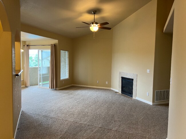 Building Photo - 7125 Ash Creek Heights