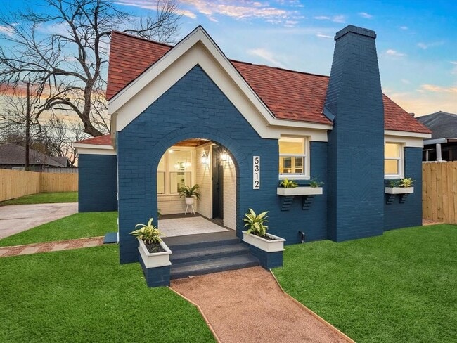 Primary Photo - 5312 Jefferson St