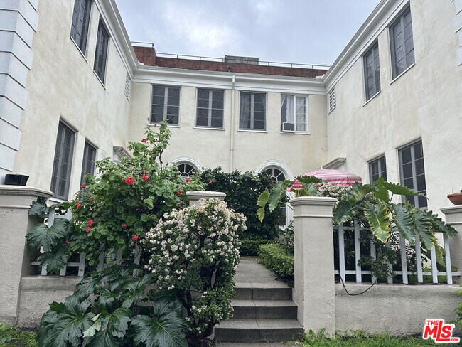 Building Photo - 5564 W 6th St