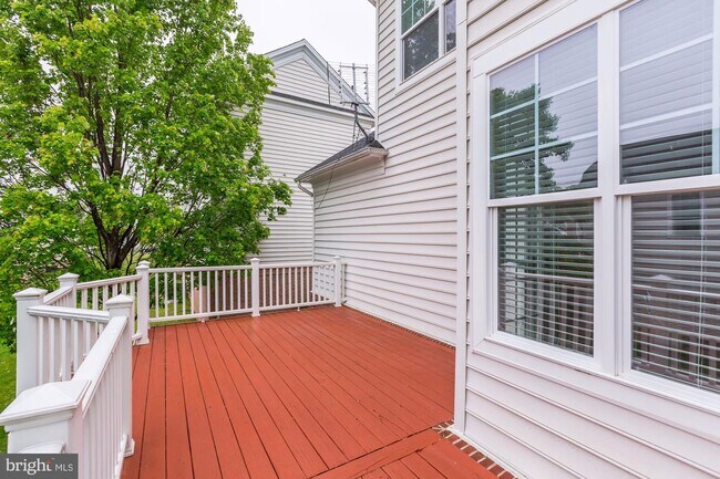 Building Photo - 8844 Song Sparrow Dr