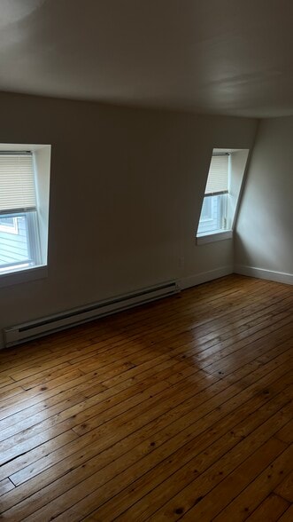 Building Photo - 44 E Bowery St