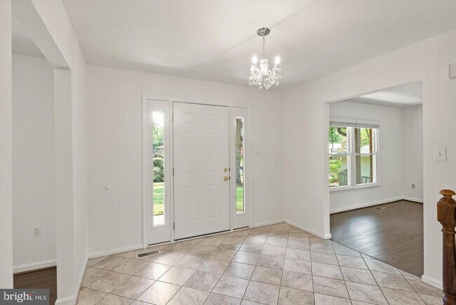 Building Photo - 8902 Huxley Ct