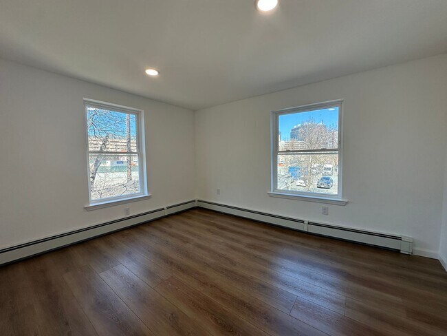 Building Photo - 27 Joyce Kilmer Ave