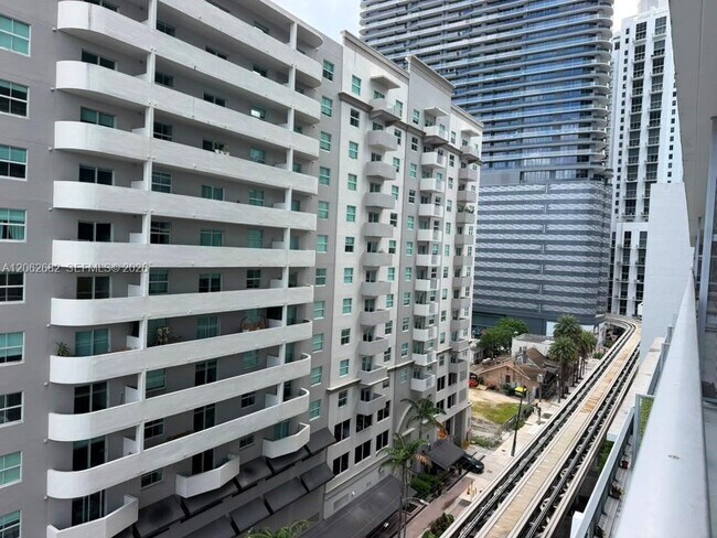 Building Photo - 1111 SW 1st Ave