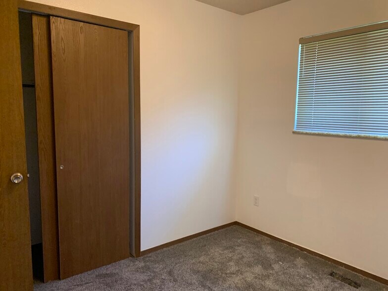 Bedroom 2 - 456 Mulberry Dr
