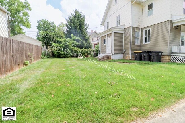 Building Photo - 1101 Lake Ave