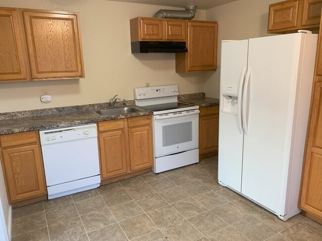 Building Photo - 2735 Hefner Ave