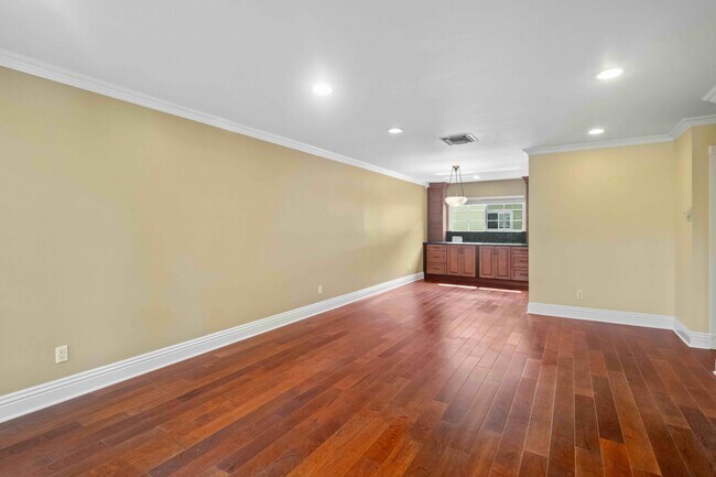 Building Photo - 5215 Sepulveda Blvd