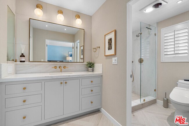 Building Photo - 13072 Maxella Ave