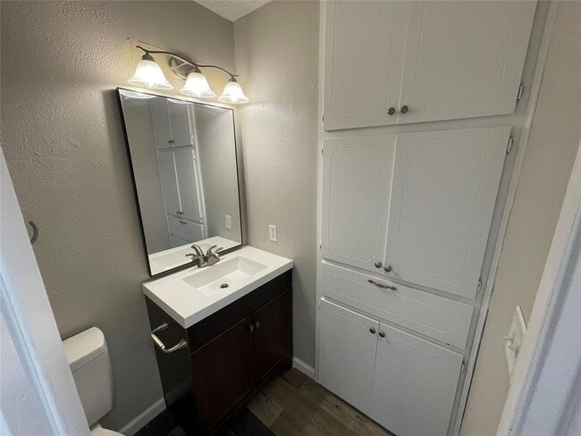 Building Photo - 8810 Springmail Cir