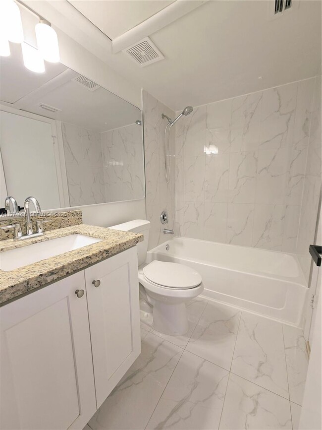 Building Photo - 2881 N Oakland Forest Dr