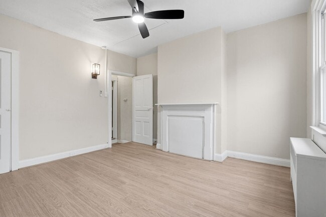 Building Photo - **Private Bloomfield 2BR Retreat – Walk to Liberty Ave, Steps from It All (15224)**