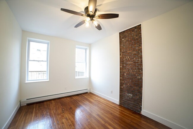 Building Photo - 206 48th St