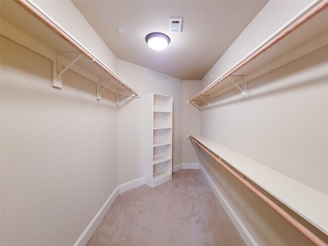 Building Photo - 58 Briar Hollow Ln