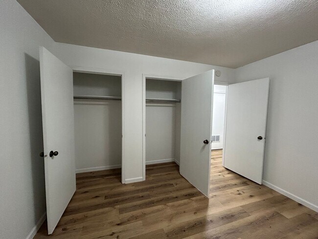 Building Photo - 917 N Clay St