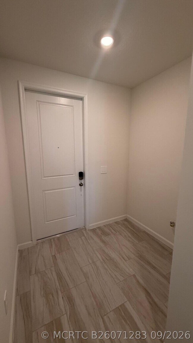 Building Photo - 651 Salisbury Cir