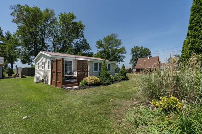 Building Photo - 105 Brown Shores Rd