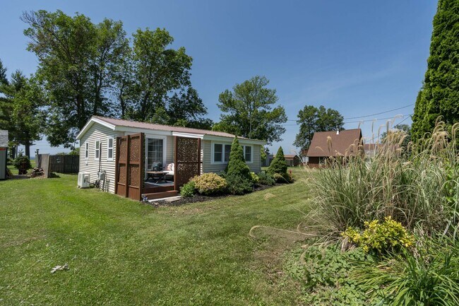 Building Photo - **Furnished Winter Rental** - Sackets Harbor