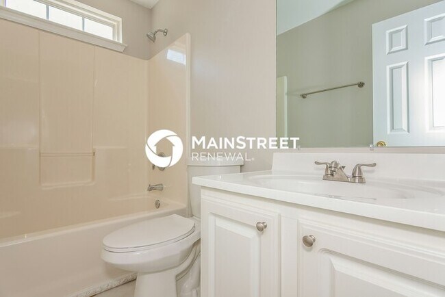 Building Photo - 3 Bedroom Pet-Friendly Home in Gastonia, NC with Main Street Renewal