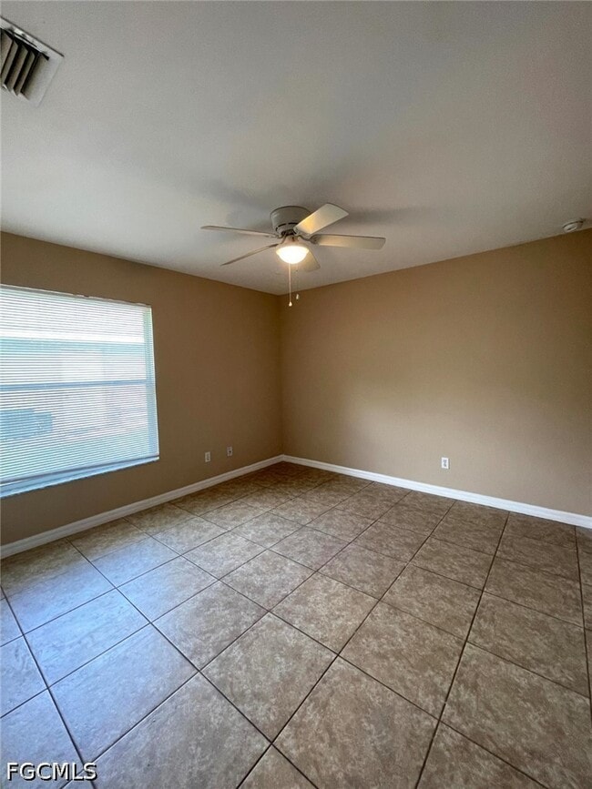 Building Photo - 906 Cape Coral Pkwy W