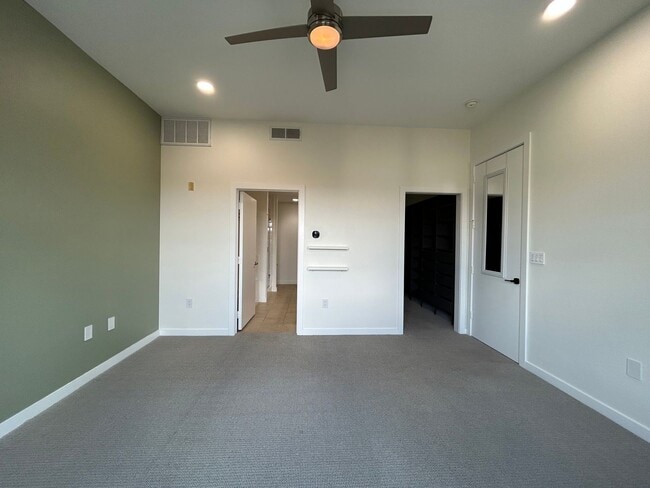 Building Photo - "Fort Worth Texas Condo for Rent"