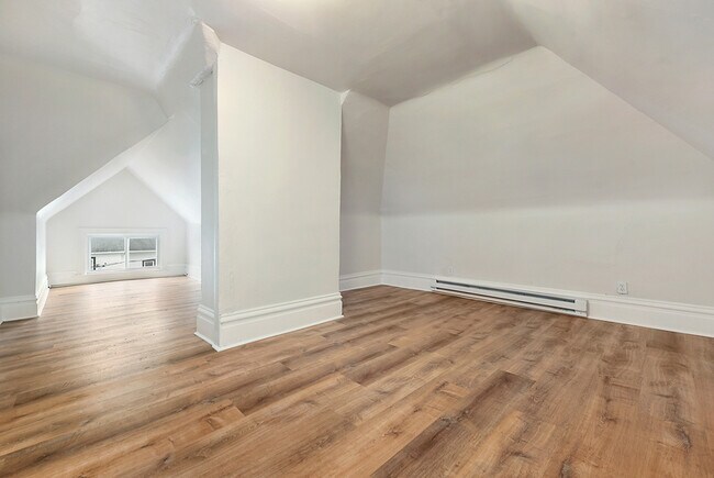 Building Photo - 1234 Ridge Ave