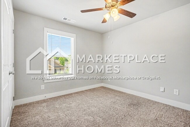 Building Photo - 225 Melba Ln