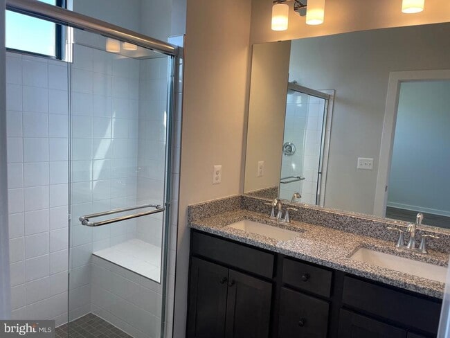 Building Photo - 5014 Henry King Wy