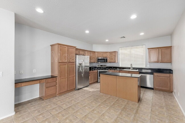 Building Photo - 18545 W Paseo Way