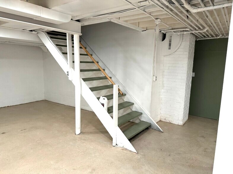 Building Photo - 1207 Jenifer St