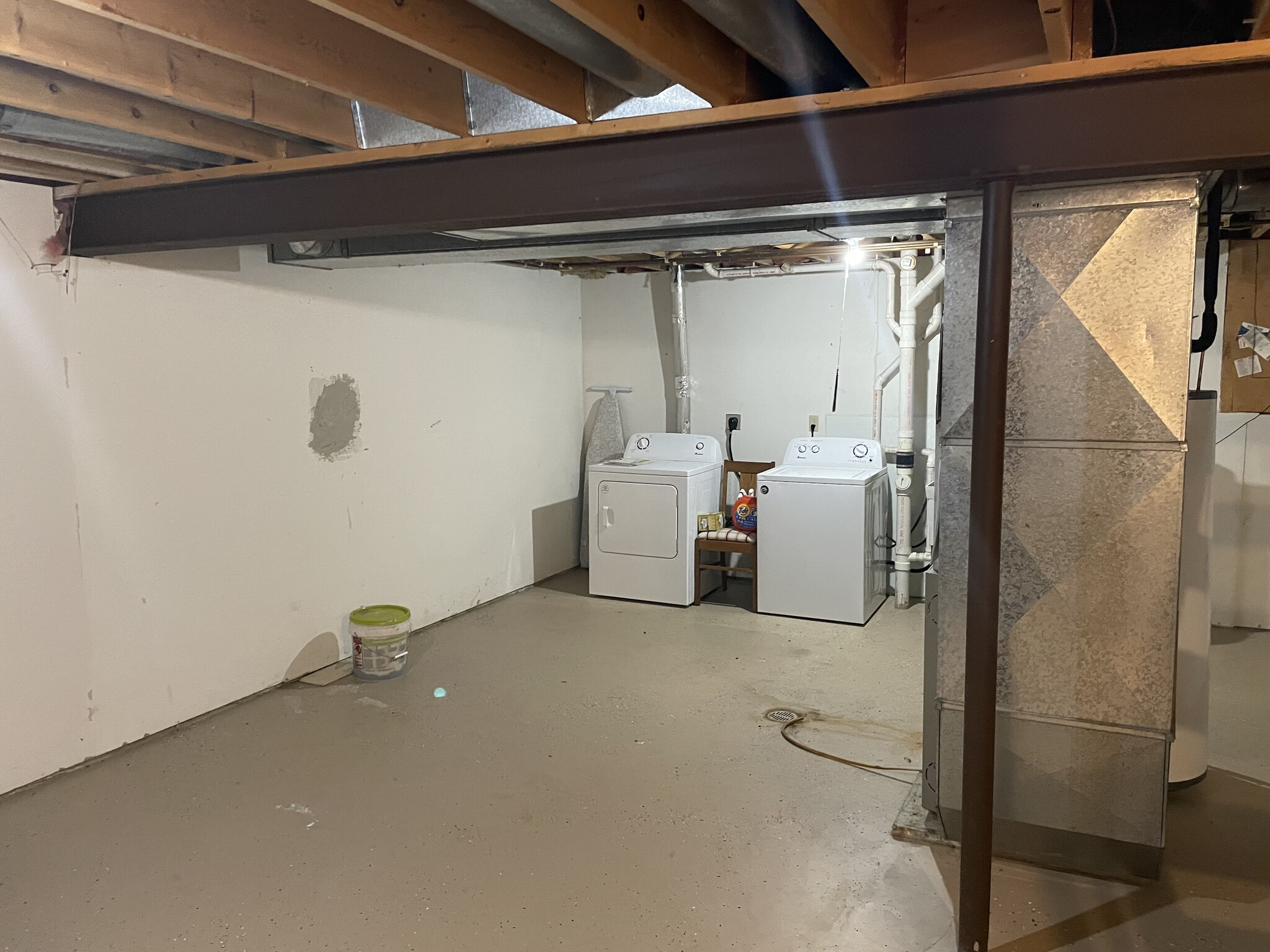 Great basement for storage or game room - 2022 McKenna Blvd