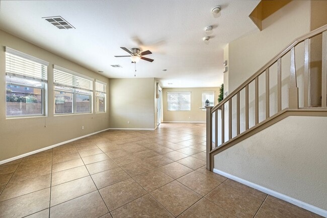 Building Photo - Southwest 5 bd 3 full bath with 2 car gara...