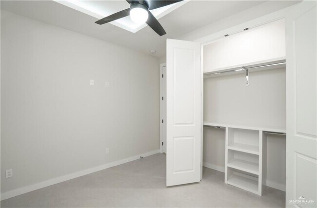 Building Photo - 16 Garman St