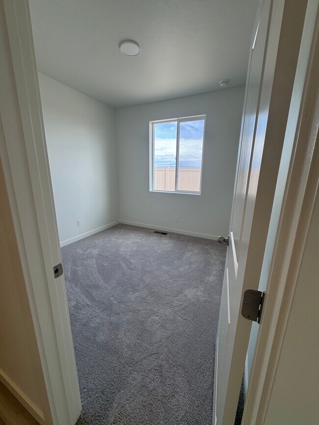 Building Photo - Bullhead