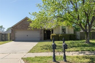 Building Photo - 515 Liem Cir