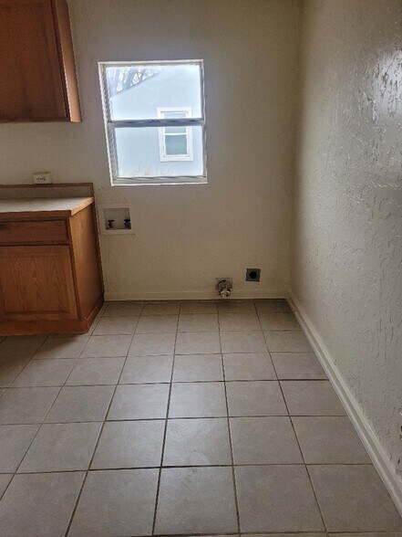 Building Photo - 3610 NE 13th Ave