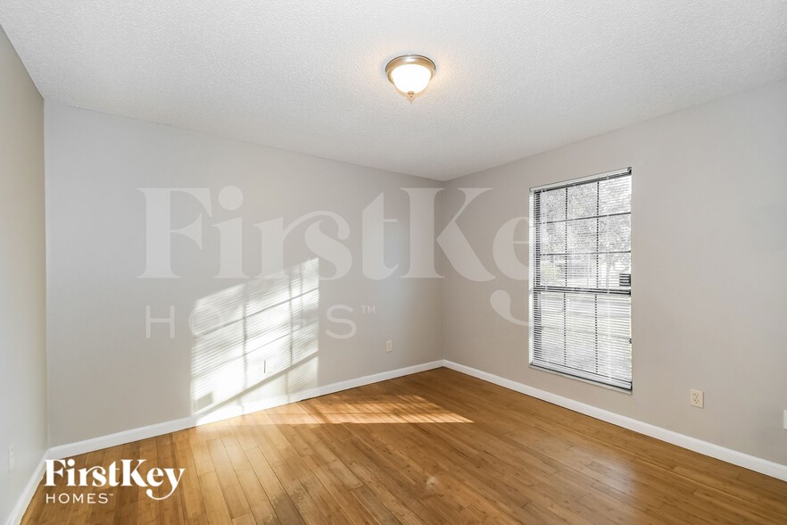 Building Photo - 2462 Ridgecrest Ave