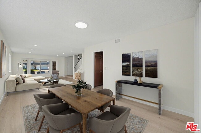 Building Photo - 243 Blanquita Way